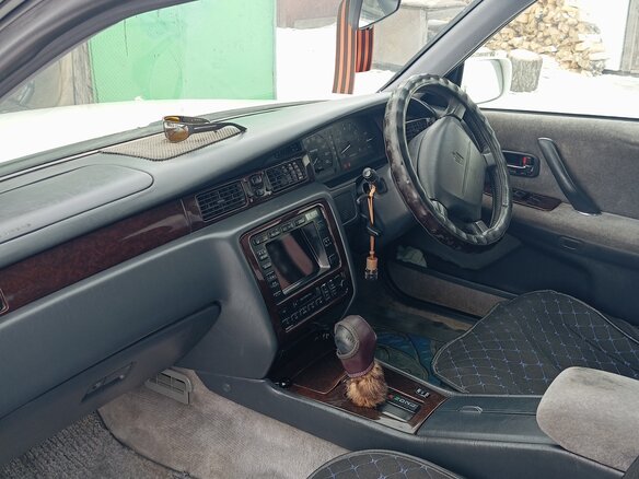 1997 Toyota Crown X (S150), белый, 650000 рублей - вид 4