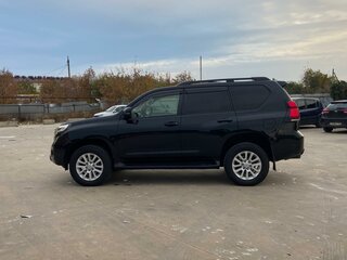 2014 Toyota Land Cruiser Prado 150 Series Рестайлинг 1, чёрный, 3300000 рублей, вид 4