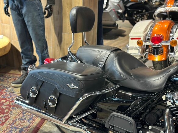 2018 Harley-Davidson Road King, чёрный, 2400000 рублей - вид 8