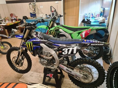 2024 Yamaha YZ450F, белый, 700000 рублей, вид 2