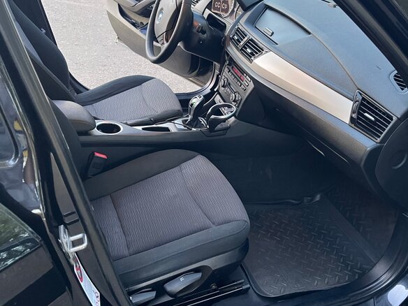 2014 BMW X1 20d I (E84) Рестайлинг, чёрный, 1450000 рублей - вид 6