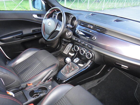 2011 Alfa Romeo Giulietta III, белый - вид 4