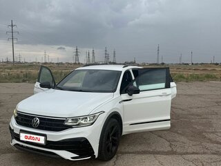 2021 Volkswagen Tiguan II Рестайлинг, белый, 4000000 рублей, вид 1