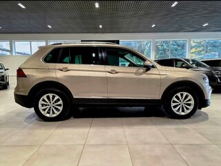 2017 Volkswagen Tiguan II, бежевый, 1859000 рублей, вид 5