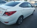 2011 Hyundai Solaris I, белый, 450000 рублей - вид 2