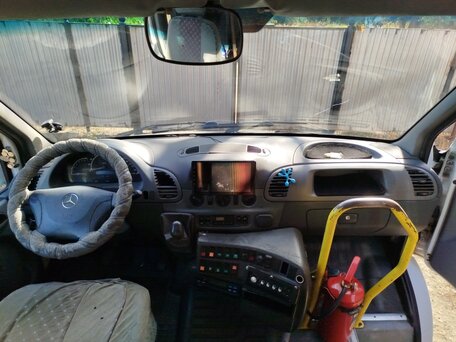2001 Mercedes-Benz Sprinter Classic, белый, 1000000 рублей, вид 2