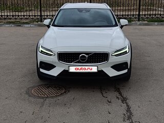 2019 Volvo V60 Cross Country II, белый, 2950000 рублей, вид 1