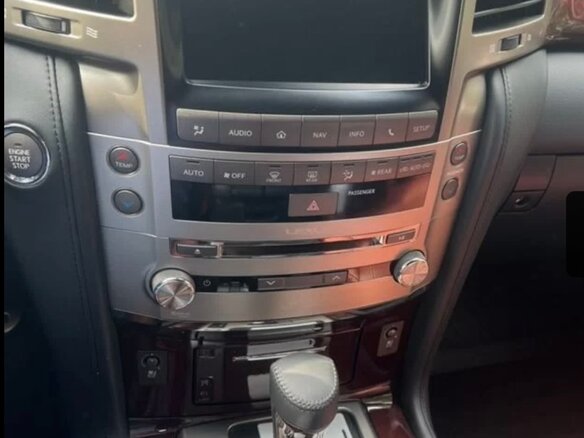 2015 Lexus LX 570 III Рестайлинг, белый, 5700000 рублей - вид 6