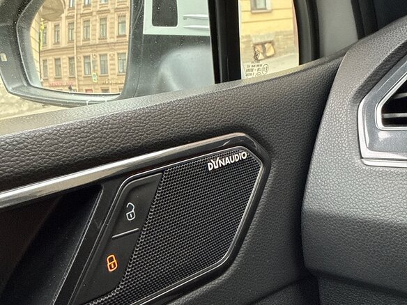 2017 Volkswagen Tiguan II, белый, 3250000 рублей - вид 3