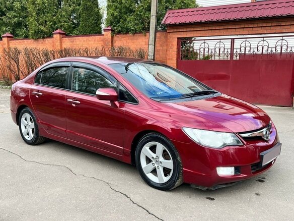 2006 Honda Civic VIII, красный, 720000 рублей