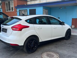 2017 Ford Focus III Рестайлинг, белый, 1100000 рублей, вид 3