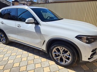 2018 BMW X5 40i IV (G05/G18), белый, 6400000 рублей, вид 4