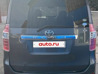 2007 Toyota Noah II (R70), серый, 1225000 рублей, вид 3