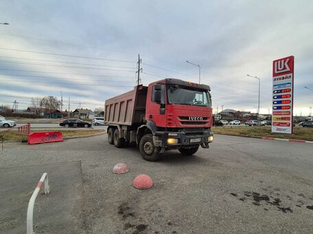 2011 Iveco Trakker, красный, 2700000 рублей, вид 2