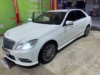 2013 Mercedes-Benz E-Класс 200 7G-Tronic IV (W212, S212, C207), белый, 1480000 рублей, вид 1