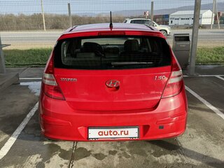 2009 Hyundai i30 I, красный, 400000 рублей, вид 4