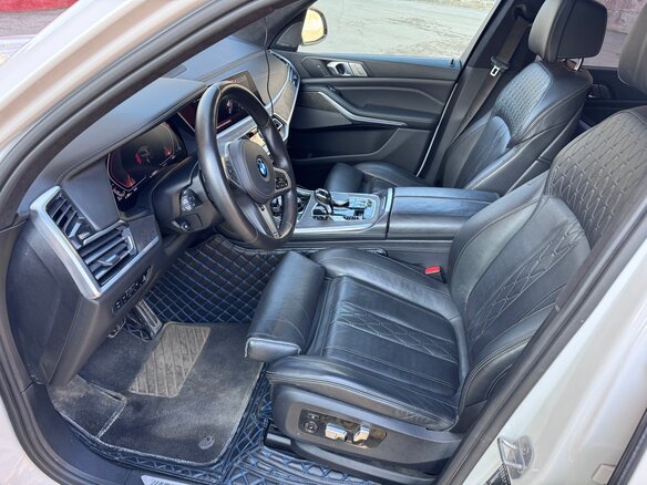 2019 BMW X7 30d I (G07), белый, 6950000 рублей - вид 10
