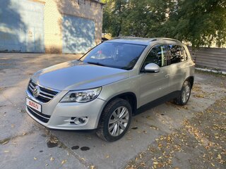 2010 Volkswagen Tiguan I, серебристый, 1499000 рублей, вид 2