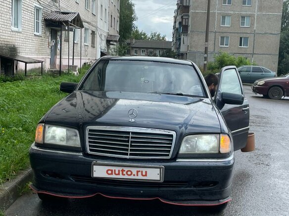 1998 Mercedes-Benz C-Класс 180 I (W202) Рестайлинг, синий, 450000 рублей - вид 1