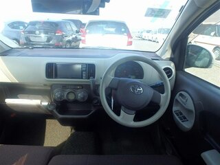 2013 Toyota Passo II (C30), бежевый, 555000 рублей, вид 3