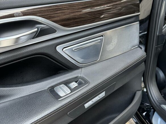 2015 BMW 7 серии Long 730Ld xDrive VI (G11/G12), чёрный, 3149000 рублей - вид 26