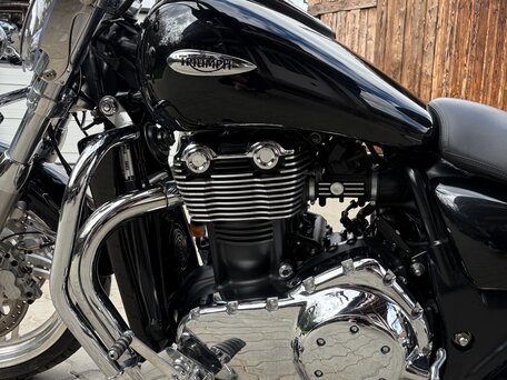 2011 Triumph Thunderbird 1600, чёрный, 1250000 рублей, вид 2