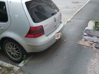 1999 Volkswagen Golf IV, серебристый, 550000 рублей, вид 3