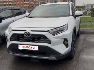 2021 Toyota RAV4 V (XA50), белый, 2500000 рублей, вид 1
