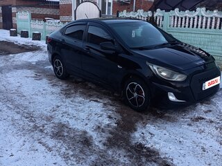 2013 Hyundai Solaris I, чёрный, 670000 рублей, вид 3