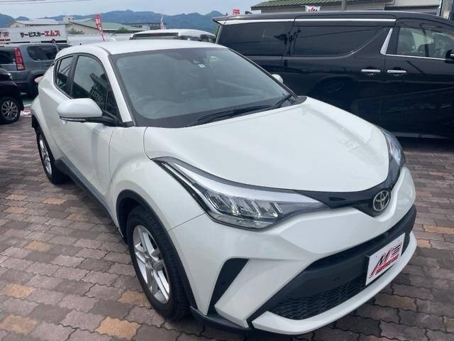 Открыть фотографии: Toyota C-HR I Рестайлинг