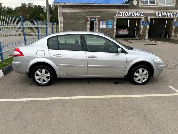 2008 Renault Megane II Рестайлинг, серебристый - вид 1