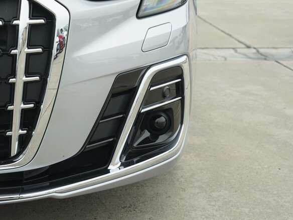 2023 Audi A8 Long 55 TFSI IV (D5) Рестайлинг, серебристый - вид 9