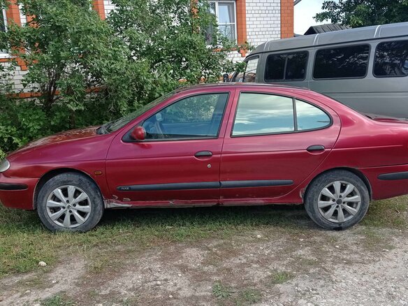 2000 Renault Megane I Рестайлинг, пурпурный, 220000 рублей - вид 9
