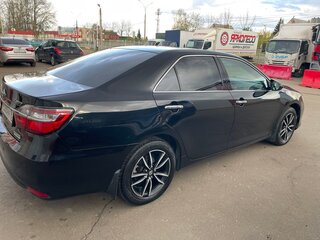 2016 Toyota Camry VII (XV50) Рестайлинг, чёрный, 1750000 рублей, вид 2
