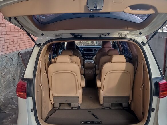 2018 Kia Carnival III, белый, 2350000 рублей - вид 6