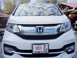 2015 Honda Stepwgn V, белый, 2000000 рублей, вид 3