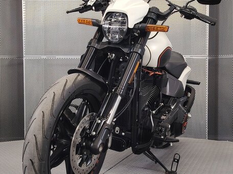 2019 Harley-Davidson FXDR 114, белый, 1699000 рублей, вид 3