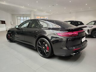 2017 Porsche Panamera Turbo II, чёрный, 6095000 рублей, вид 4
