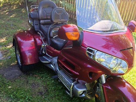 2001 Honda GL 1800 Gold Wing, красный, 1500000 рублей, вид 2