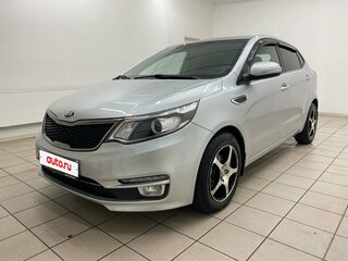2015 Kia Rio III Рестайлинг, серебристый, 1135000 рублей, вид 3