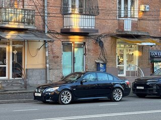 2004 BMW 5 серии 545i V (E60/E61), чёрный, 2500000 рублей, вид 1