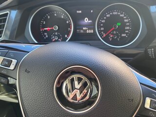 2017 Volkswagen Tiguan II, серебристый, 2100000 рублей, вид 3