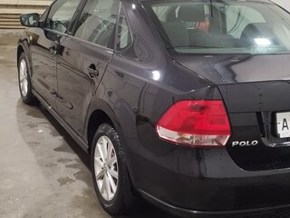 2015 Volkswagen Polo V Рестайлинг, чёрный, 1050000 рублей, вид 5