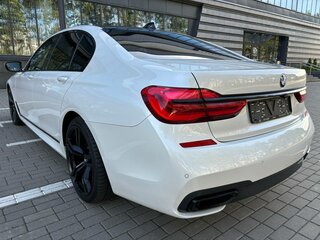 2016 BMW 7 серии 730d xDrive VI (G11/G12), белый, 4300000 рублей, вид 5