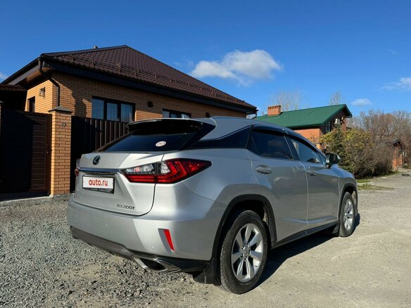 2017 Lexus RX 200t IV, серебристый, 4200000 рублей - вид 3