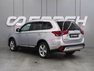 2020 Mitsubishi Outlander III Рестайлинг 3, серый, 2399000 рублей, вид 2
