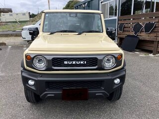 2023 Suzuki Jimny Sierra IV, бежевый, 1680000 рублей, вид 2