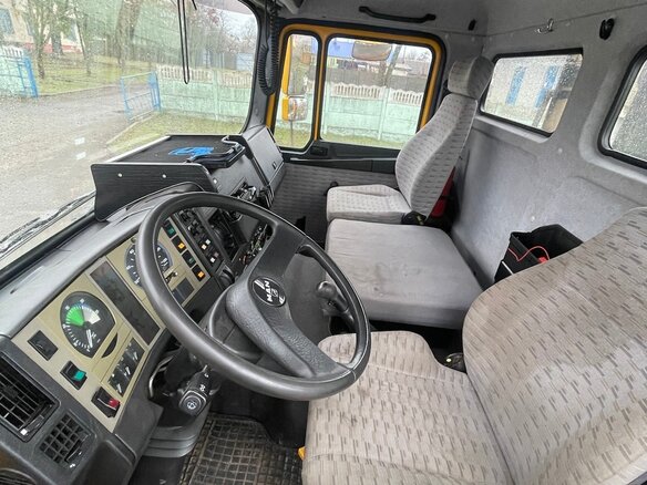 1992 MAN 32, жёлтый, 10000000 рублей - вид 20
