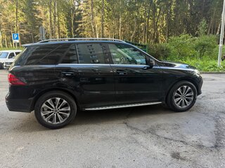 2017 Mercedes-Benz GLE 300 I (W166), чёрный, 4350000 рублей, вид 3