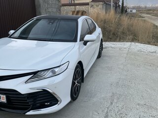 2018 Toyota Camry VIII (XV70), белый, 2900000 рублей, вид 2